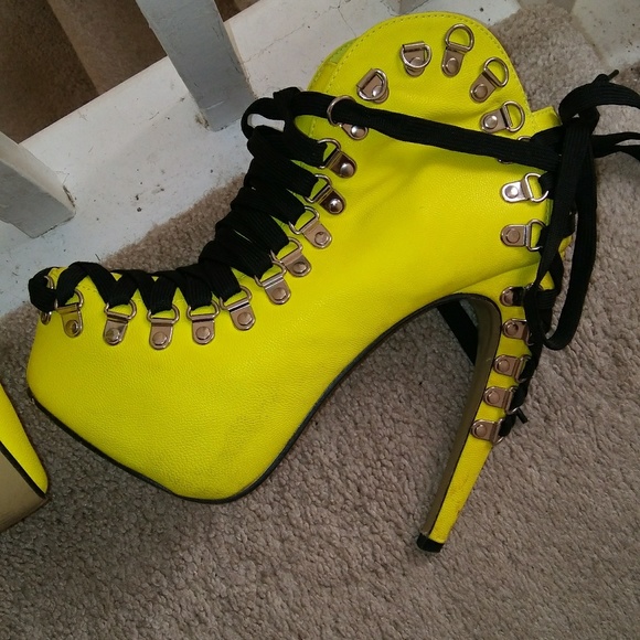 A conversation piece! - Picture 5 of 6